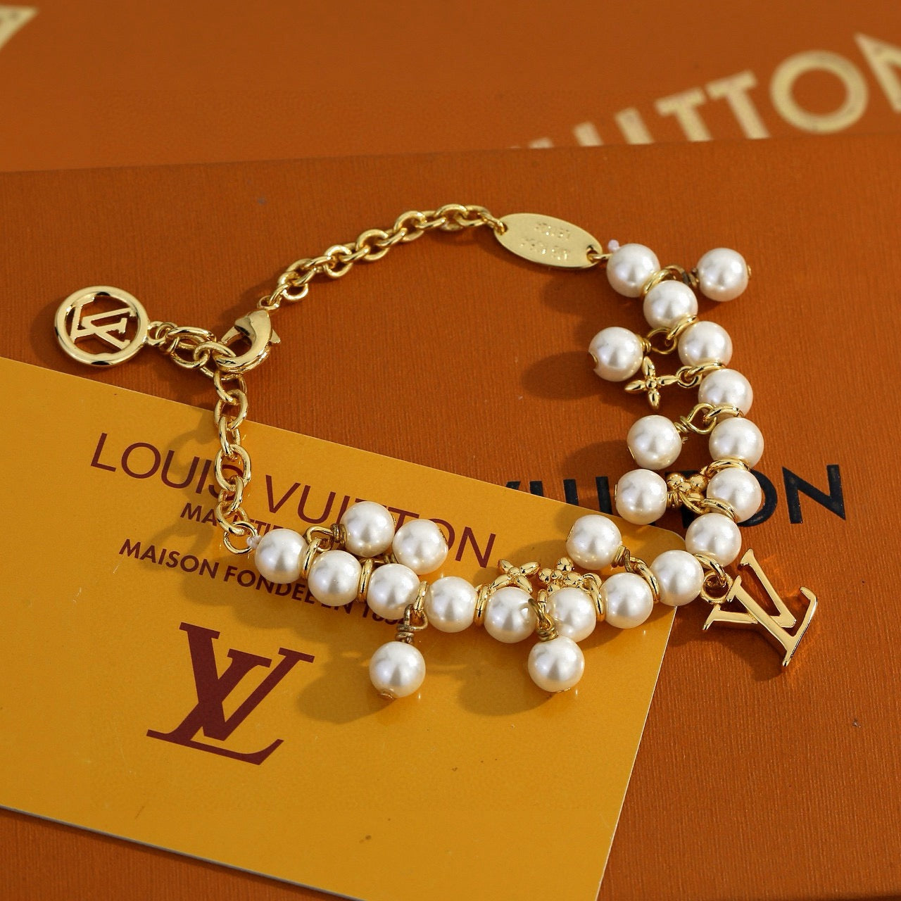 China Replica LV Bracelets 32usd Only