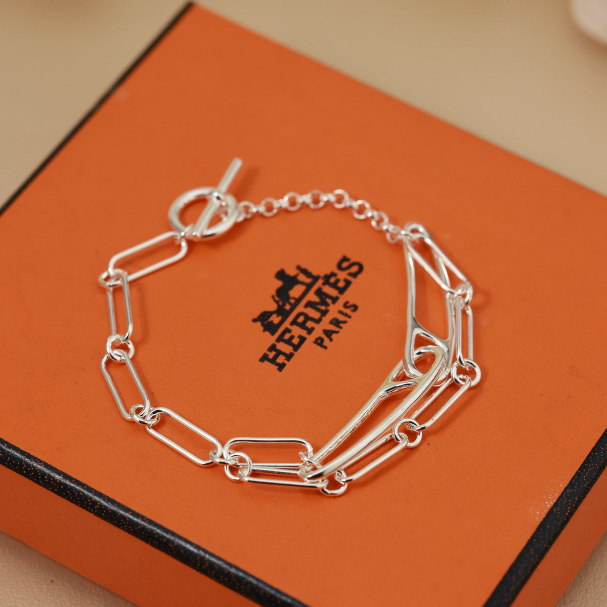 China Replica Hermes Bracelets 32usd Only