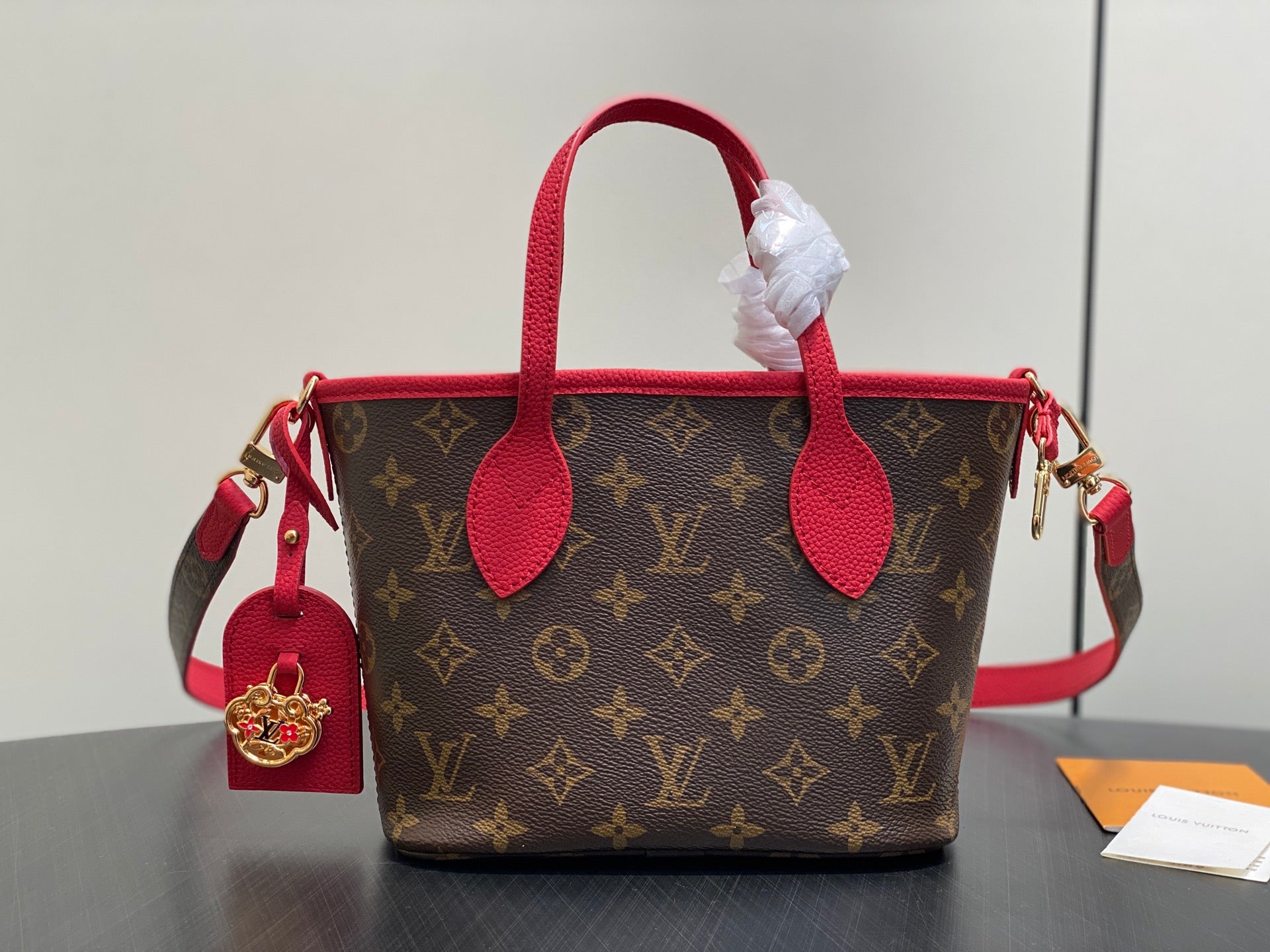 China Replica LV Handbags 156usd Only