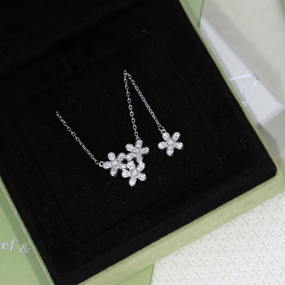 China Replica Van Cleef Arpels Necklaces 95usd Only
