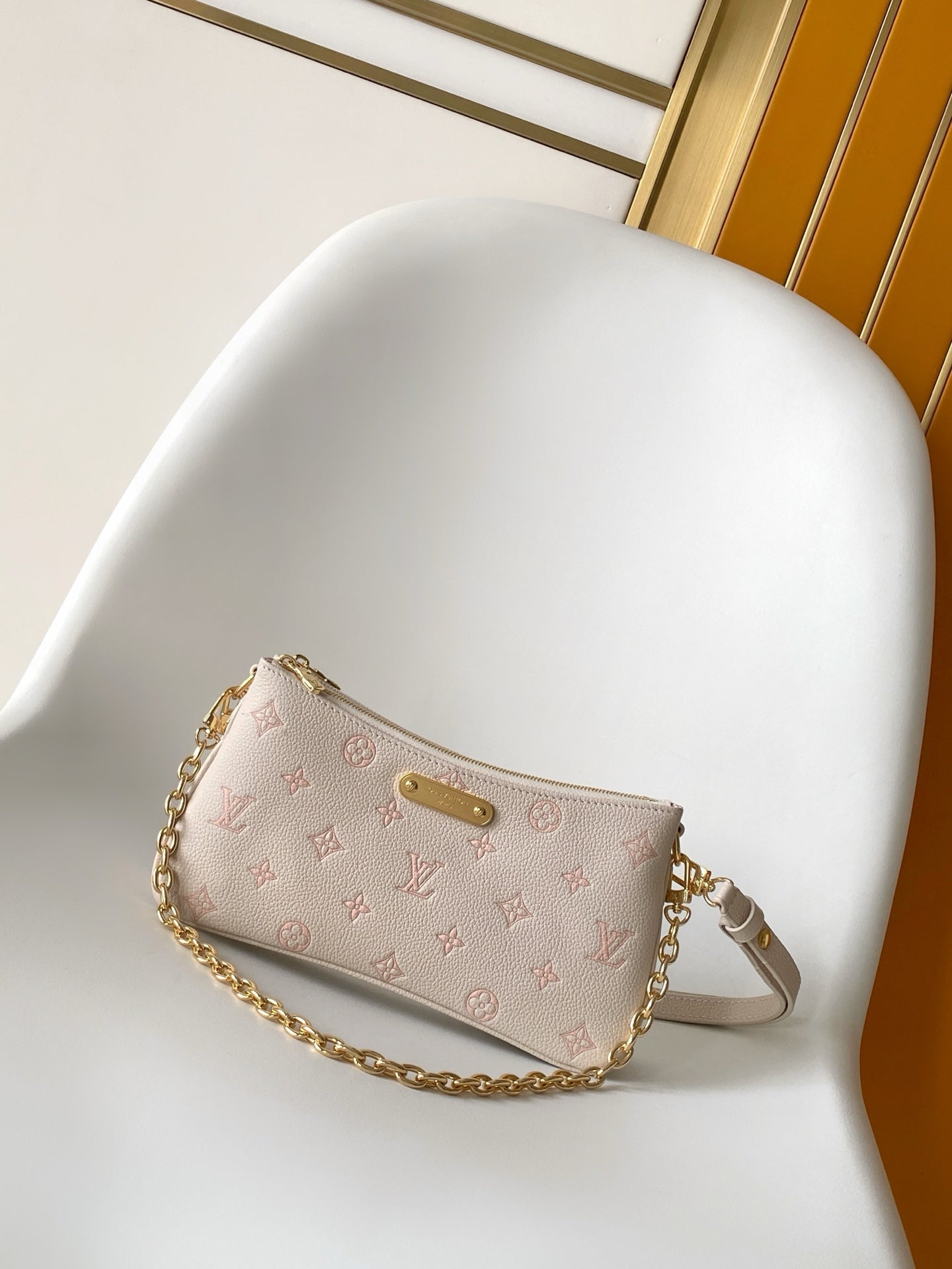 China Replica LV Handbags 135usd Only