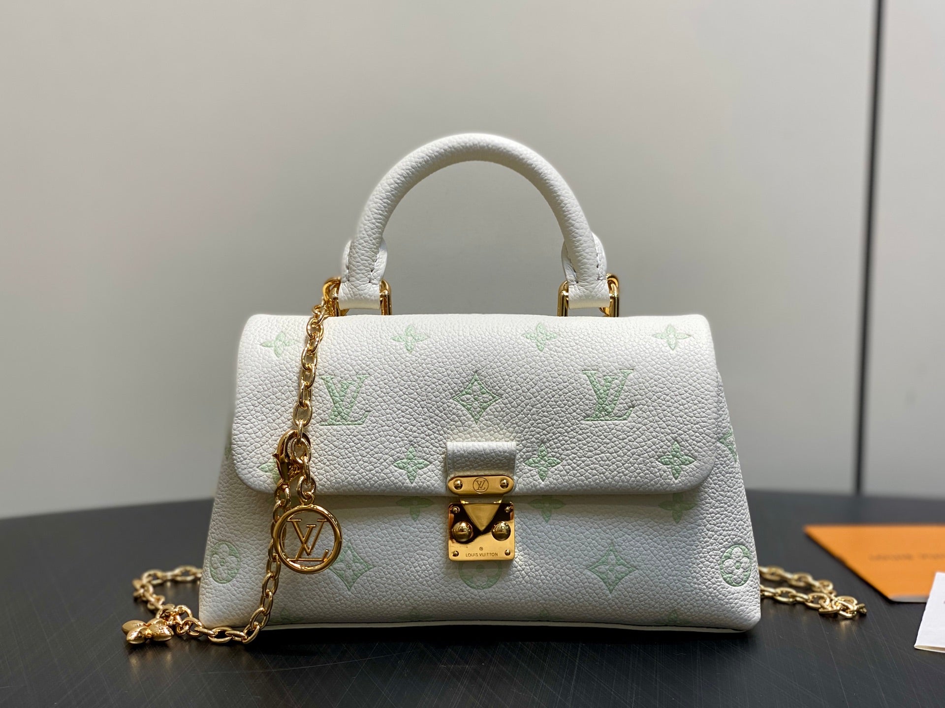 China Replica LV Handbags 147usd Only