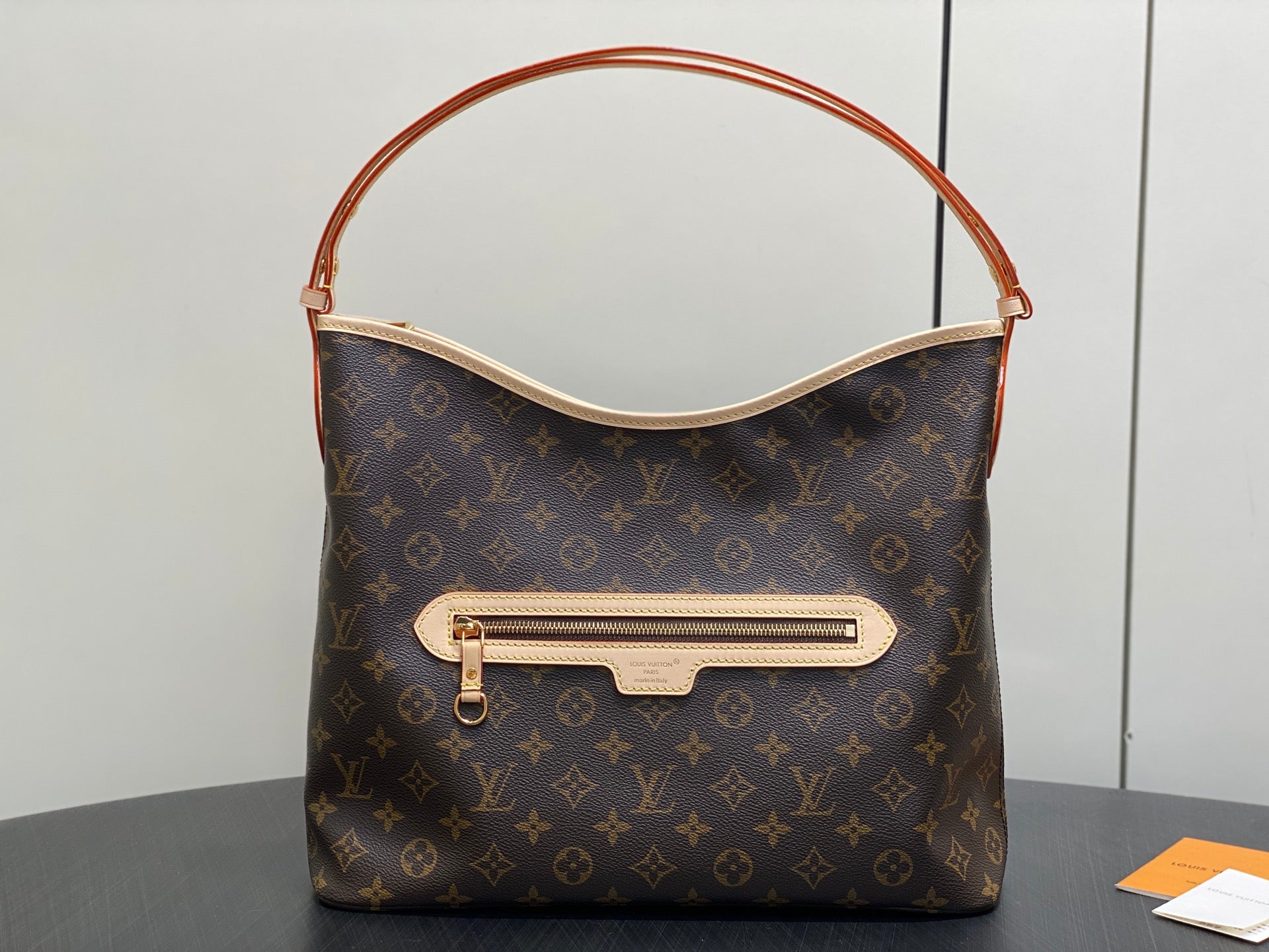 China Replica LV Handbags 141usd Only