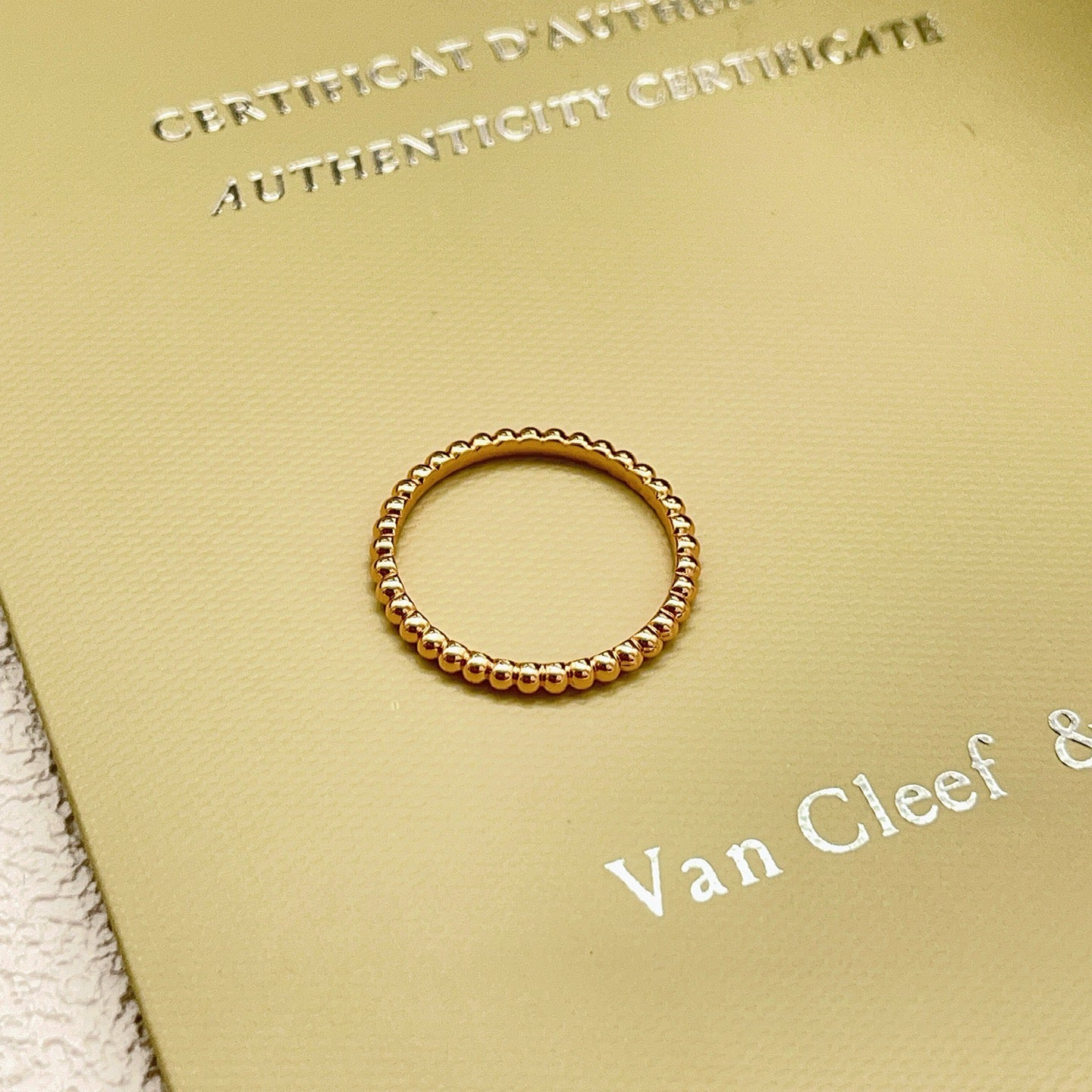 China Replica Van Cleef Arpels Rings 22usd Only