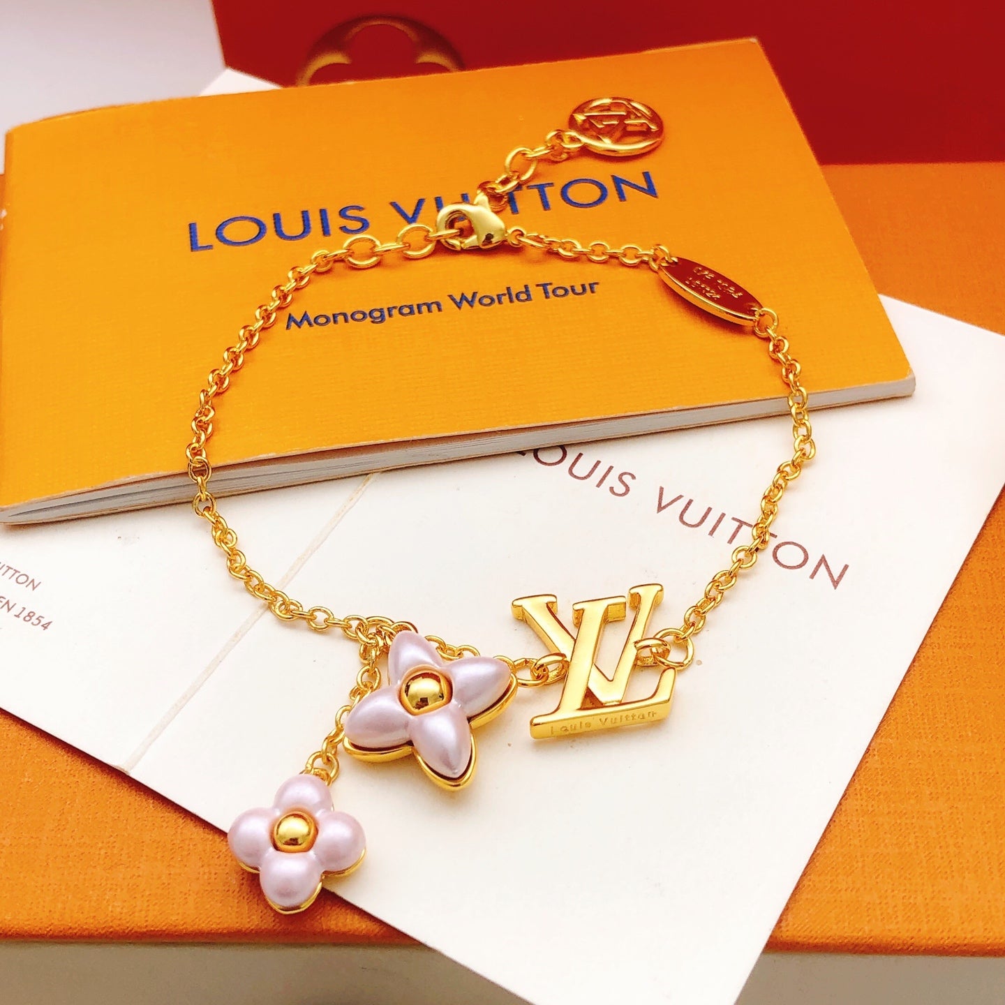 China Replica LV Bracelets 28usd Only