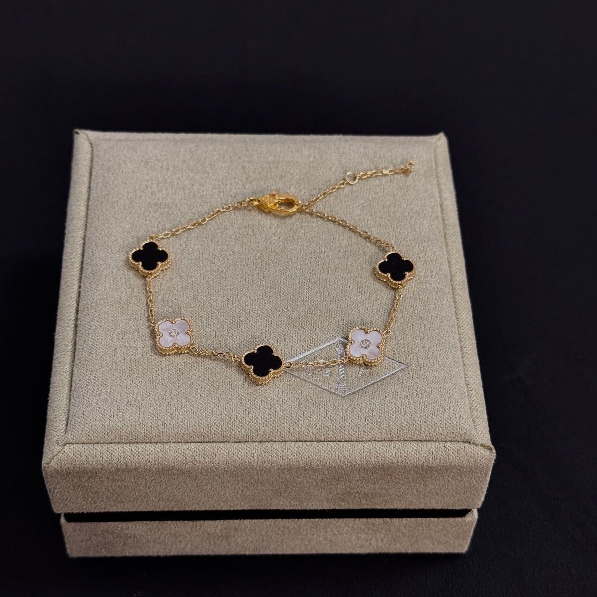 China Replica Van Cleef Arpels Bracelets 52usd Only