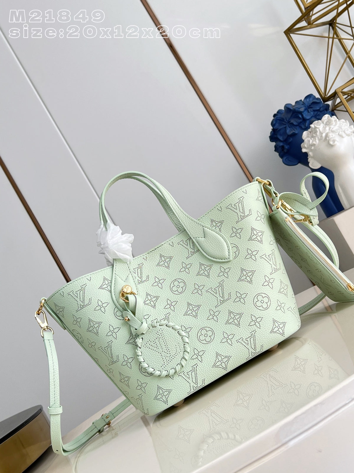 China Replica LV Handbags 225usd Only