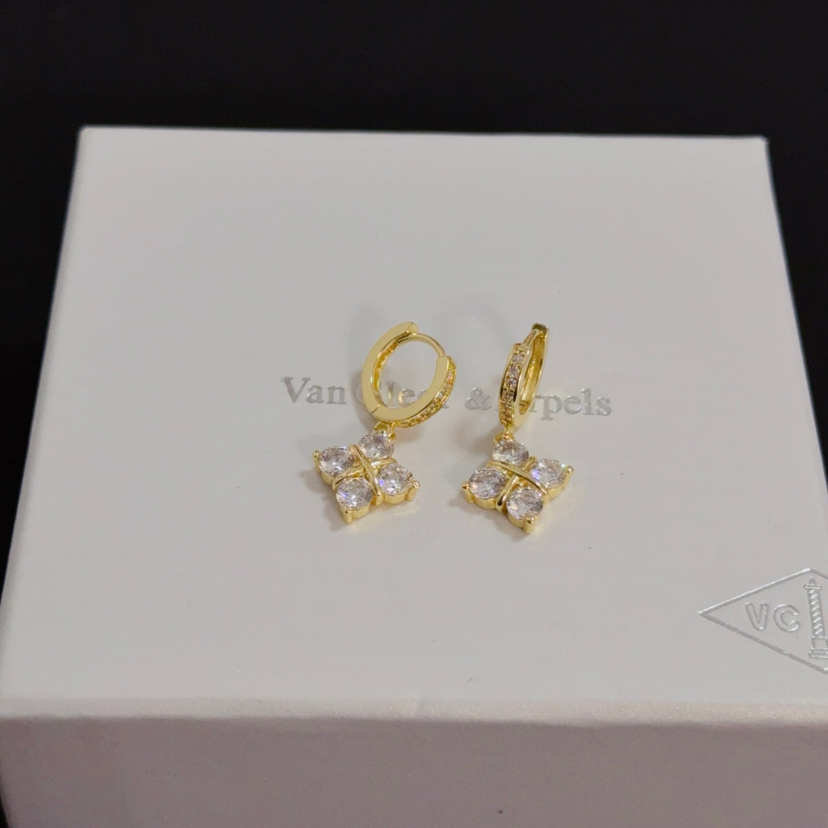 China Replica Van Cleef Arpels Earrings 32usd Only
