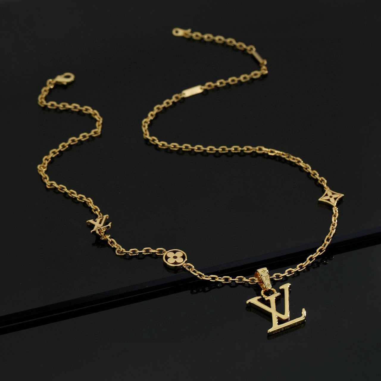China Replica LV Necklaces 30usd Only