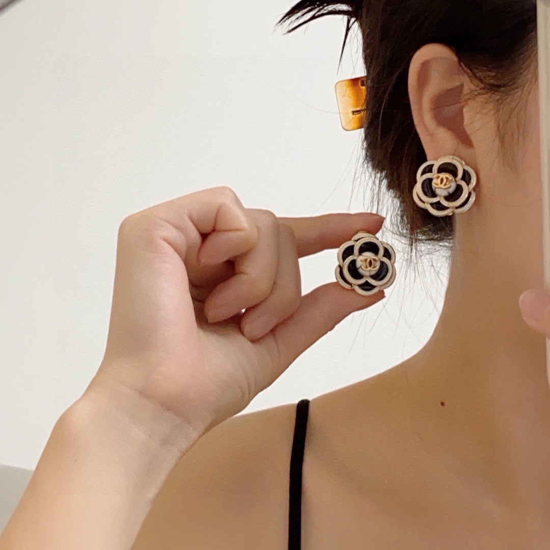 China Replica Chanel Earrings 28usd Only