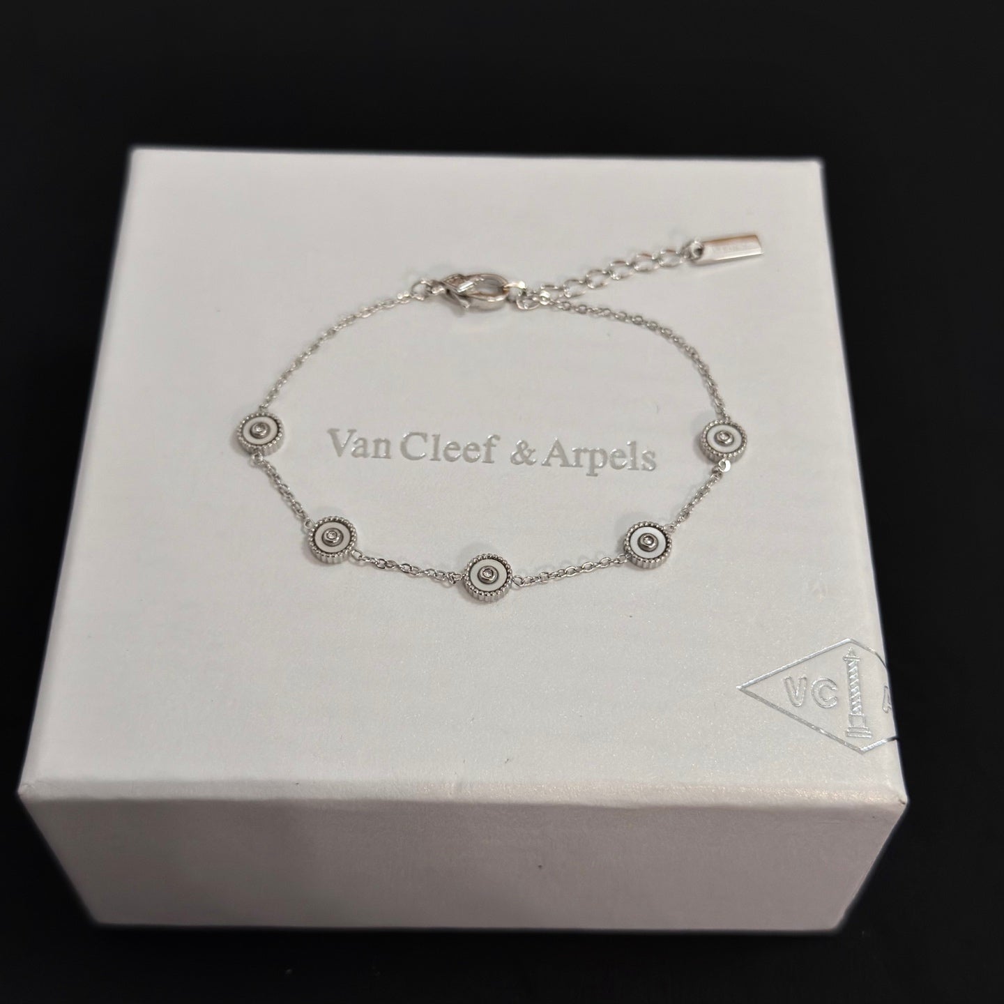 China Replica Van Cleef Arpels Bracelets 48usd Only