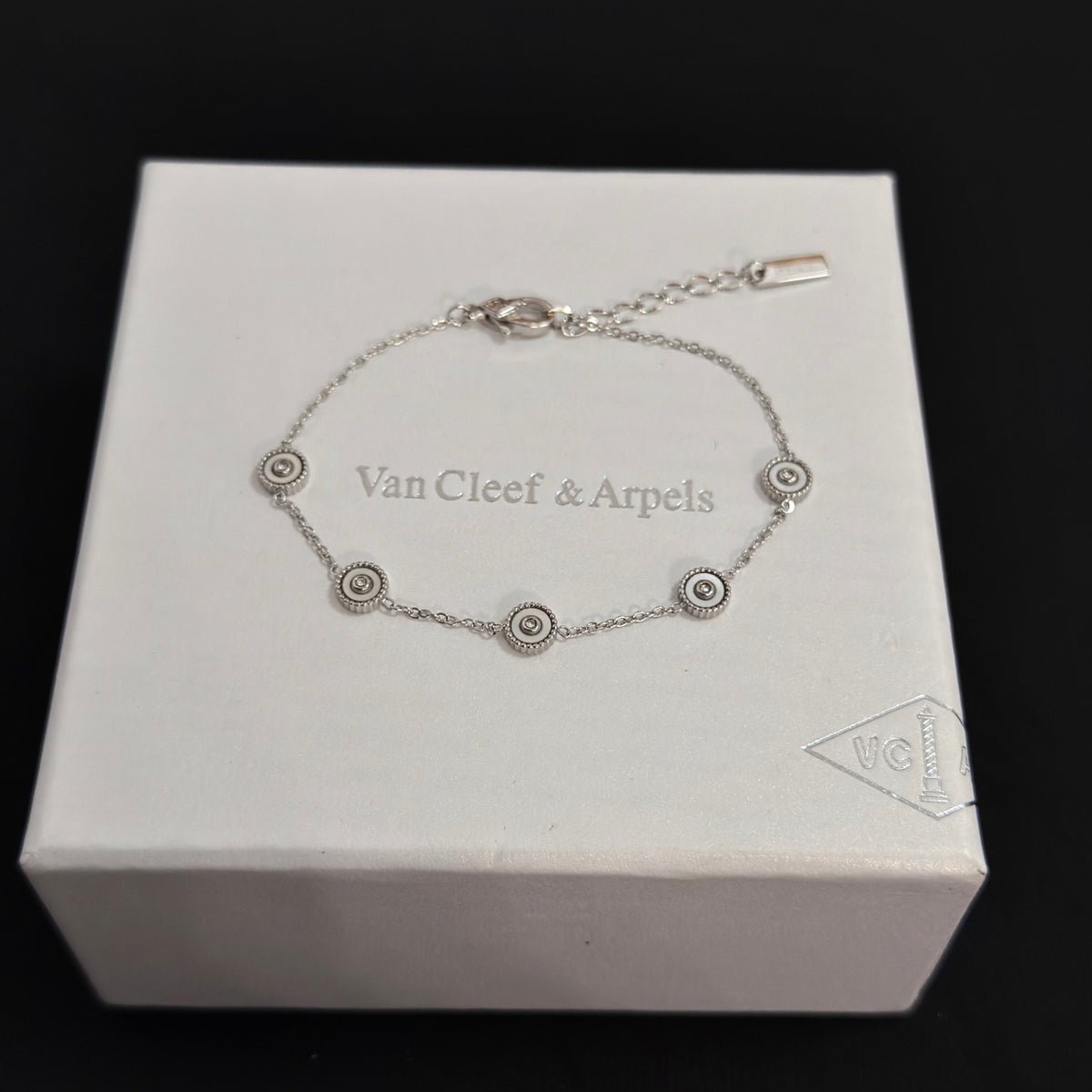 China Replica Van Cleef Arpels Bracelets 48usd Only