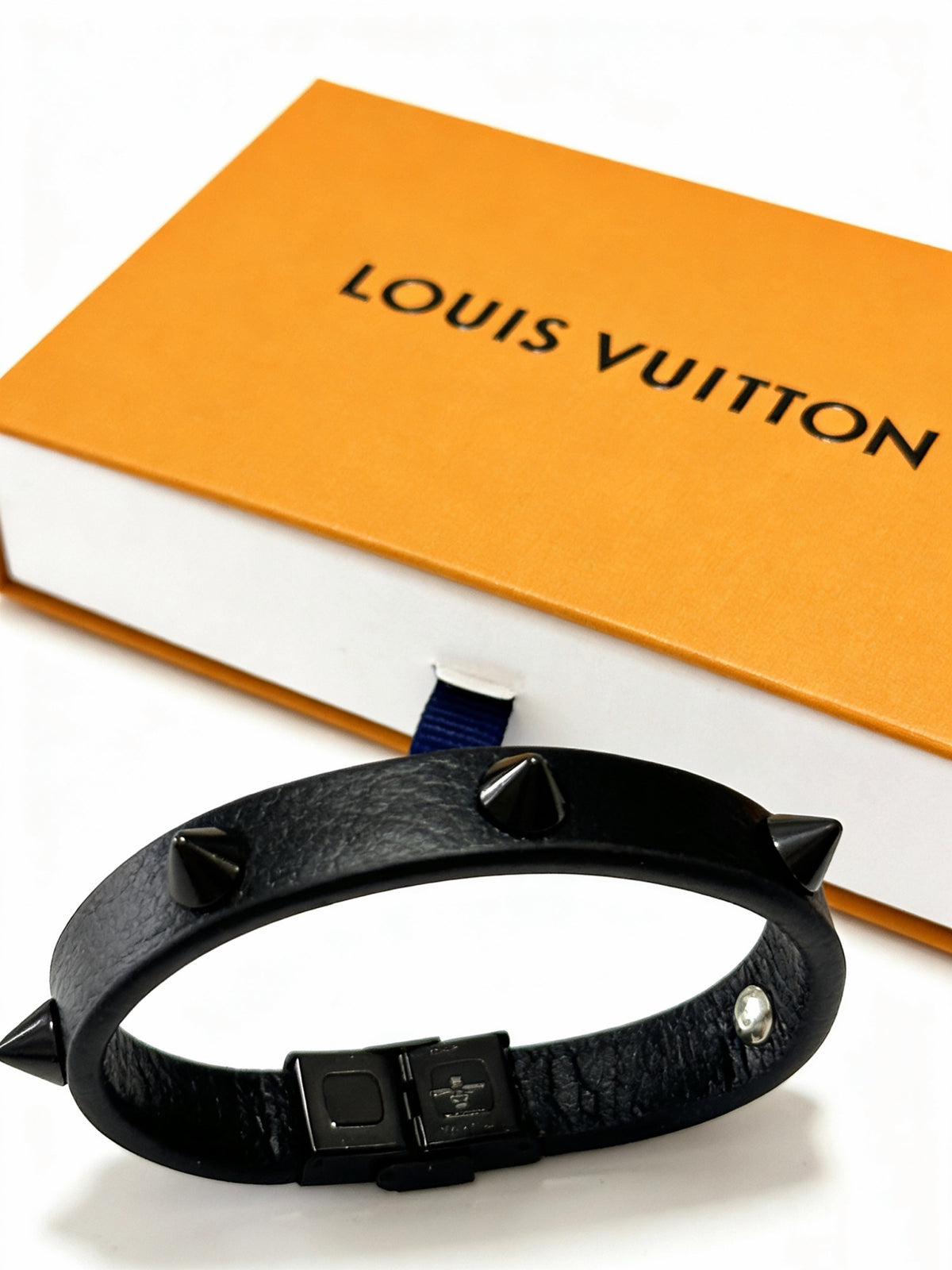China Replica LV Bracelets 45usd Only