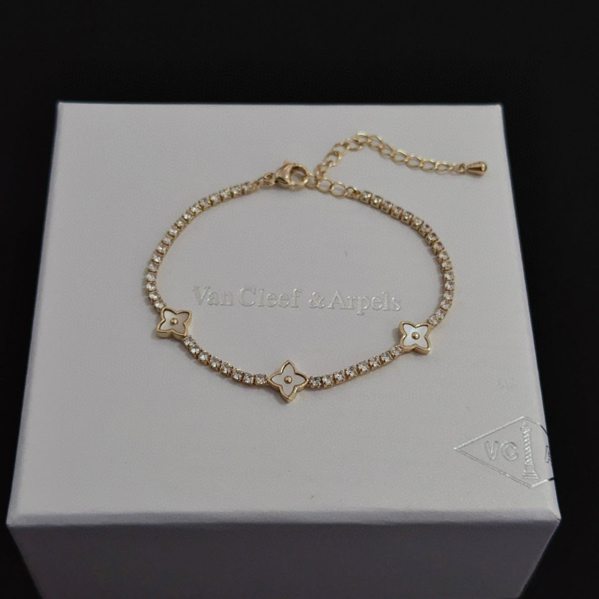 China Replica Van Cleef Arpels Bracelets 48usd Only