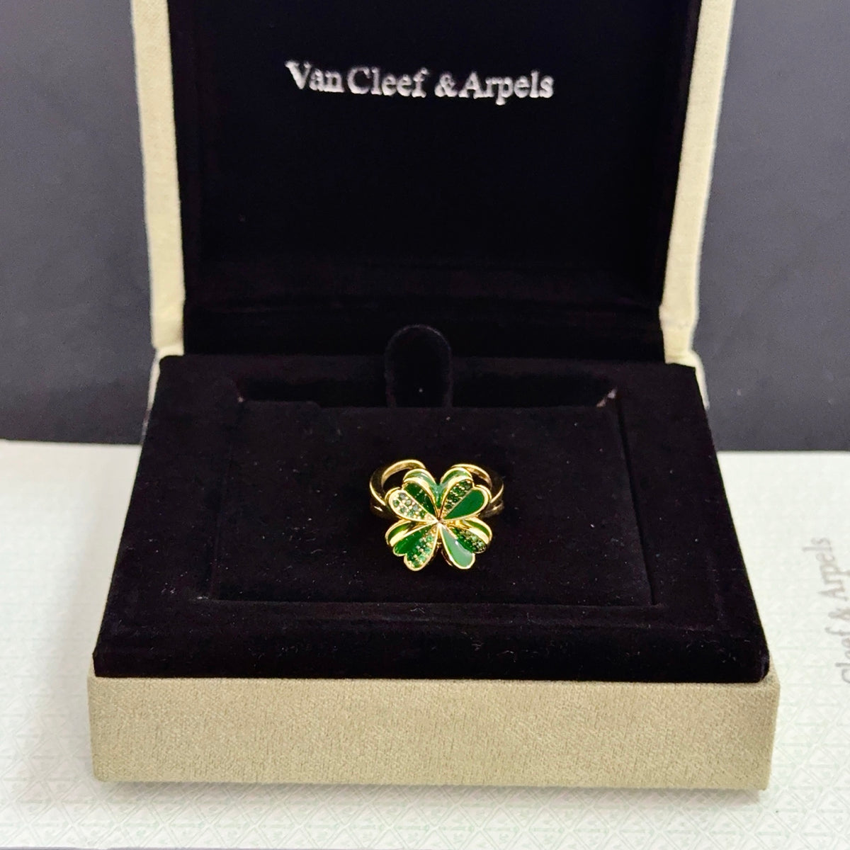 China Replica Van Cleef Arpels Rings 38usd Only