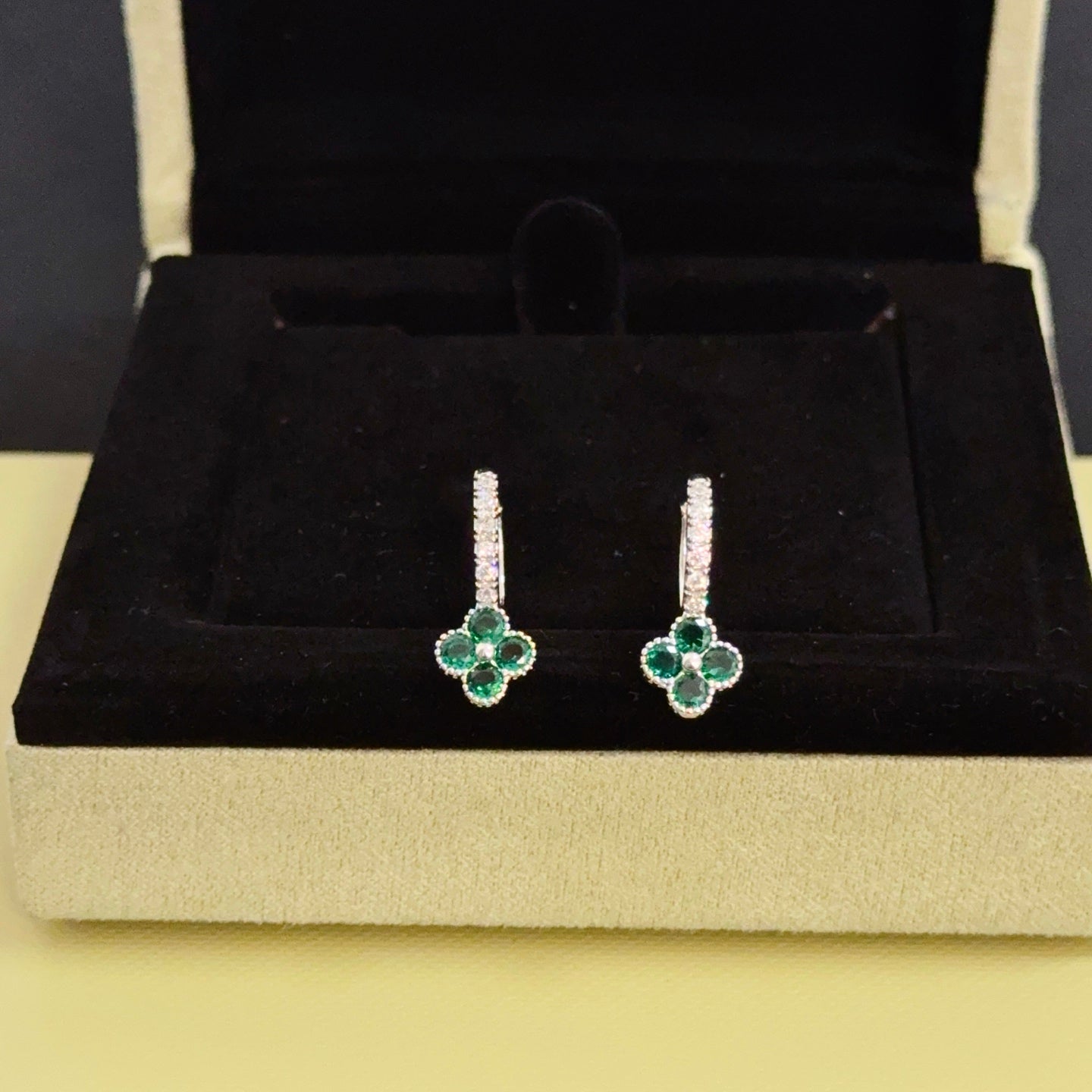China Replica Van Cleef Arpels Earrings 32usd Only