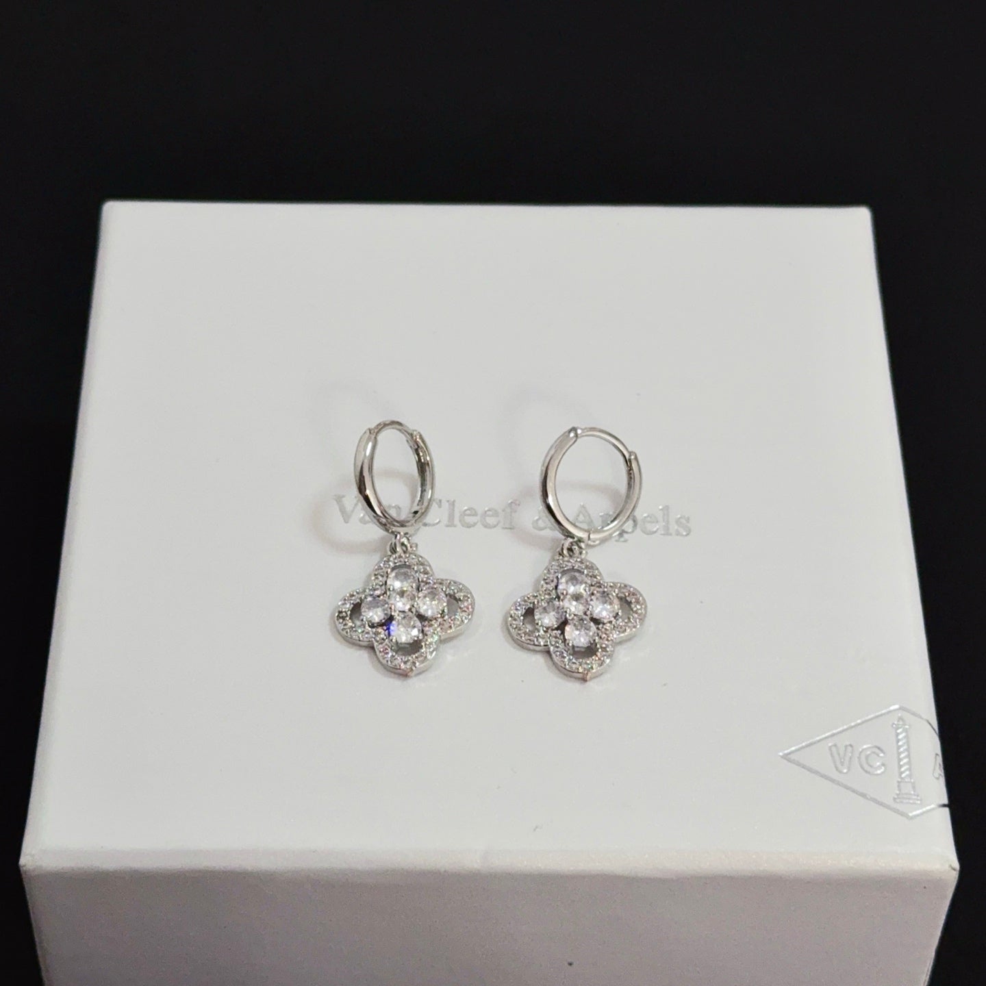China Replica Van Cleef Arpels Earrings 32usd Only