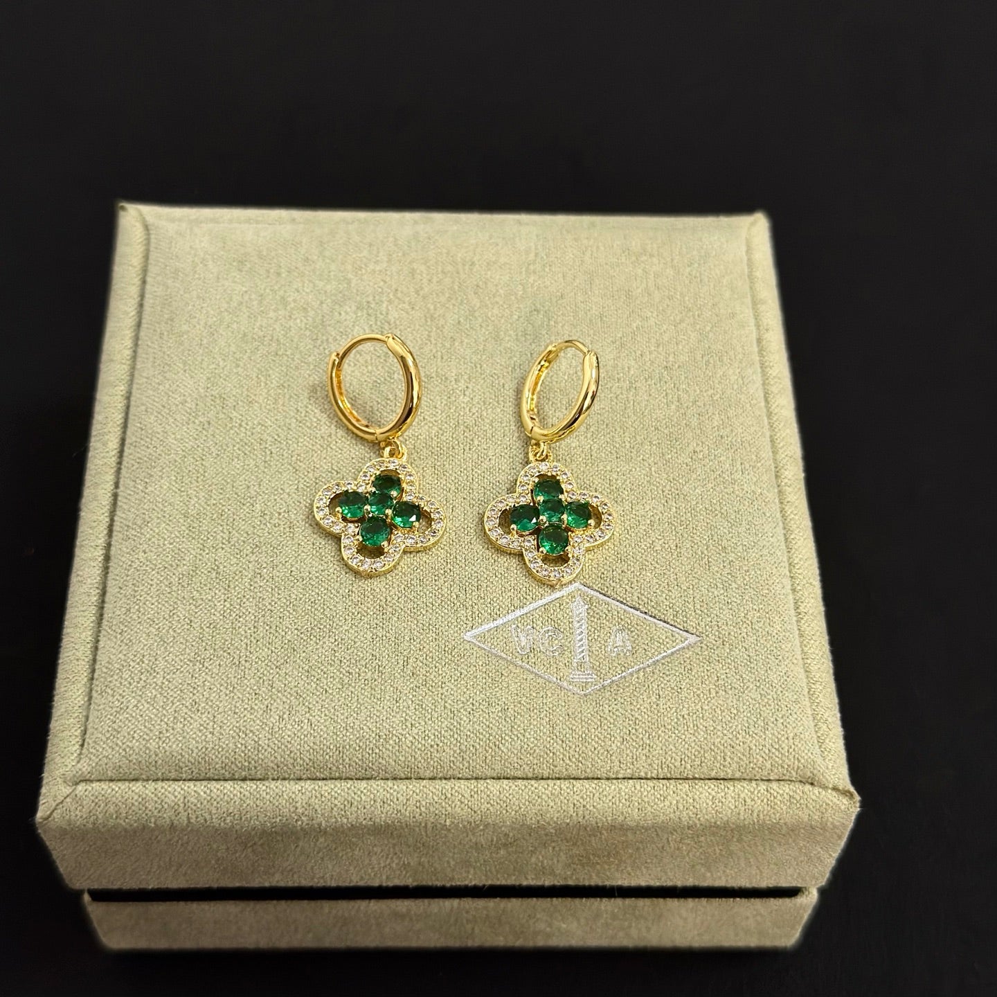 China Replica Van Cleef Arpels Earrings 32usd Only