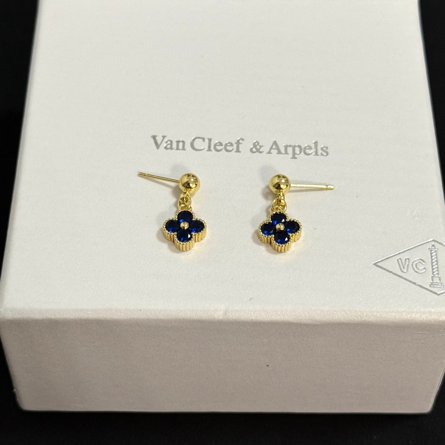 China Replica Van Cleef Arpels Earrings 32usd Only