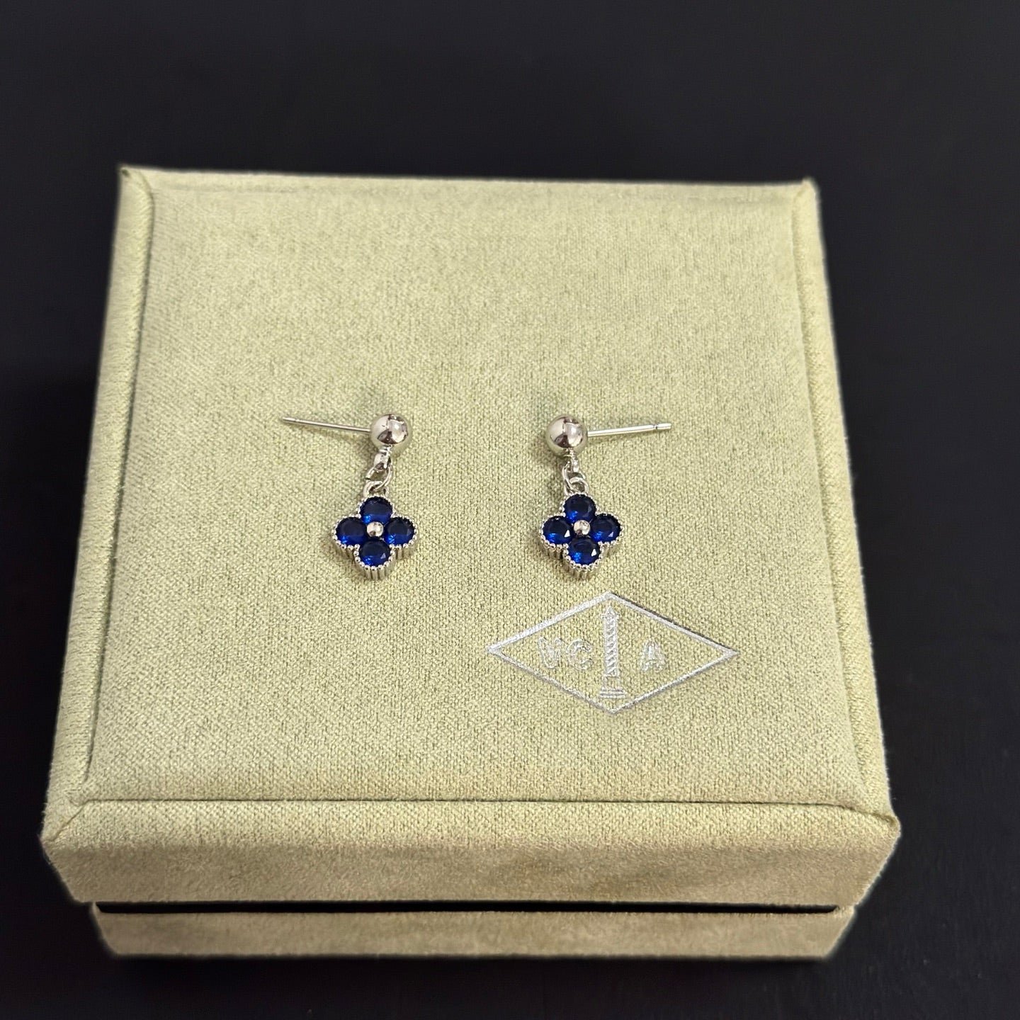 China Replica Van Cleef Arpels Earrings 32usd Only