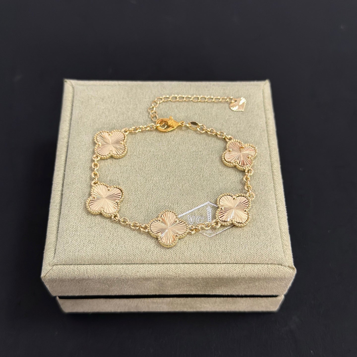 China Replica Van Cleef Arpels Bracelets 52usd Only