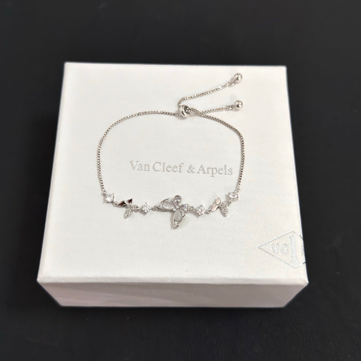 China Replica Van Cleef Arpels Bracelets 48usd Only