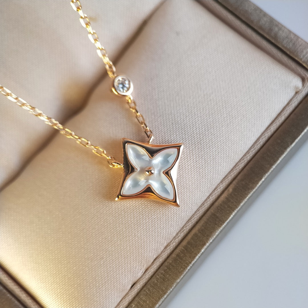 China Replica LV Necklaces 33usd Only
