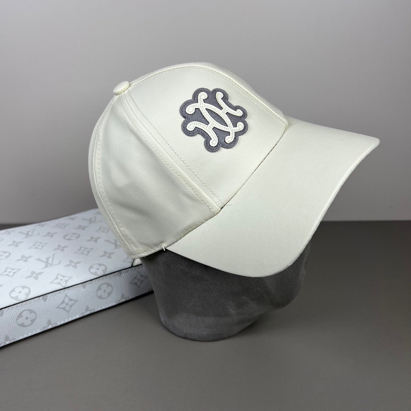 China Replica Hermes Hats 20usd Only