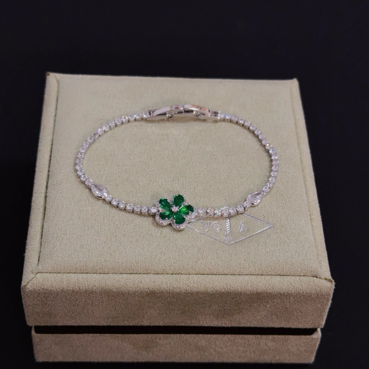 China Replica Van Cleef Arpels Bracelets 48usd Only