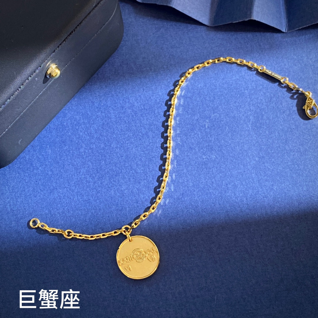 China Replica Van Cleef Arpels Bracelets 32usd Only