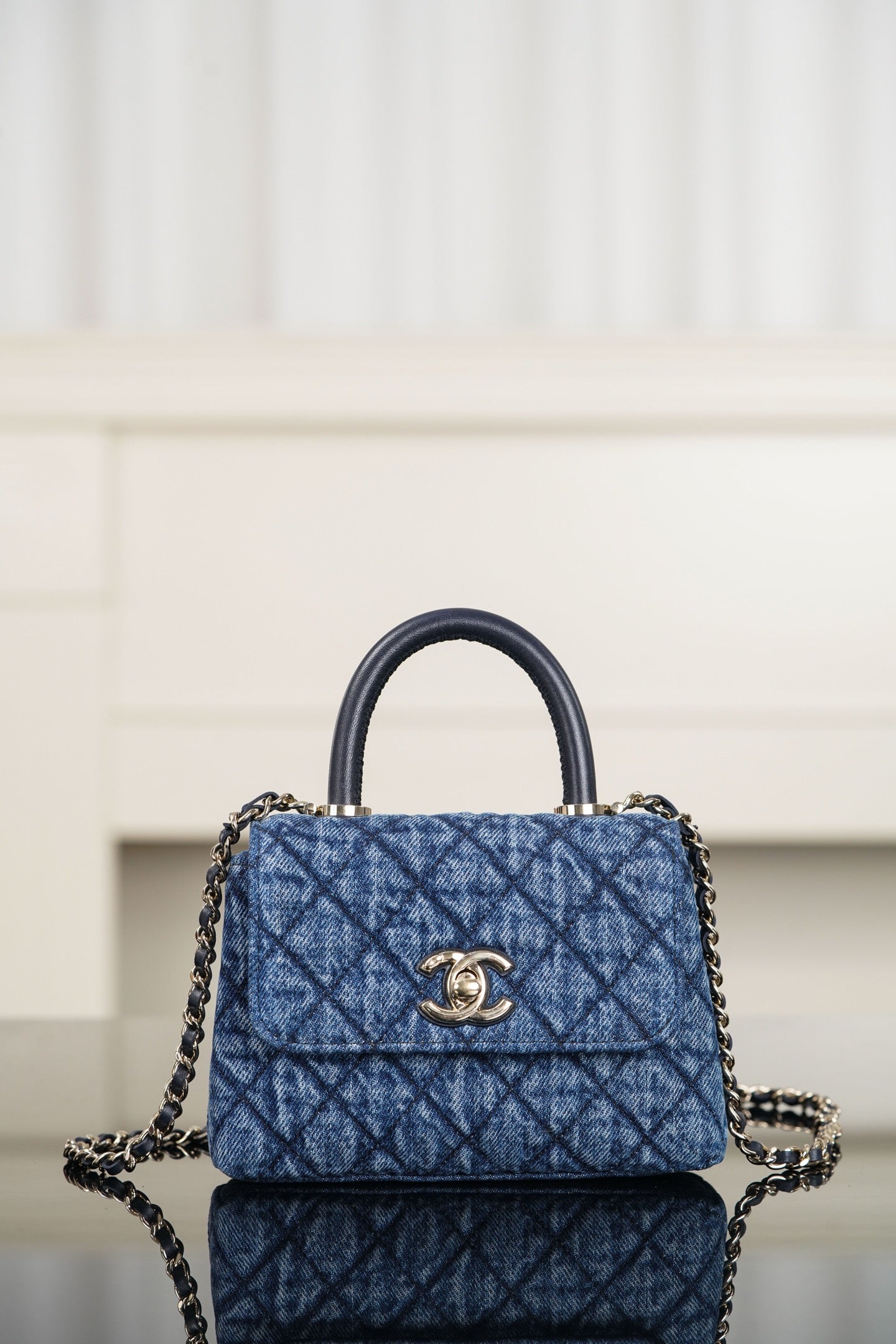 China Replica Chanel Handbags 667usd Only