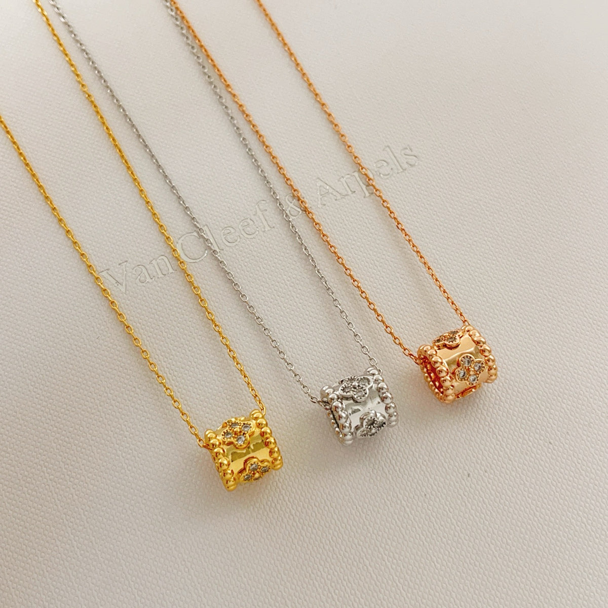 China Replica Van Cleef Arpels Necklaces 36usd Only