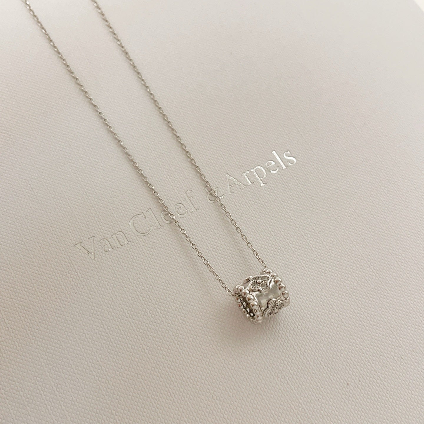 China Replica Van Cleef Arpels Necklaces 36usd Only