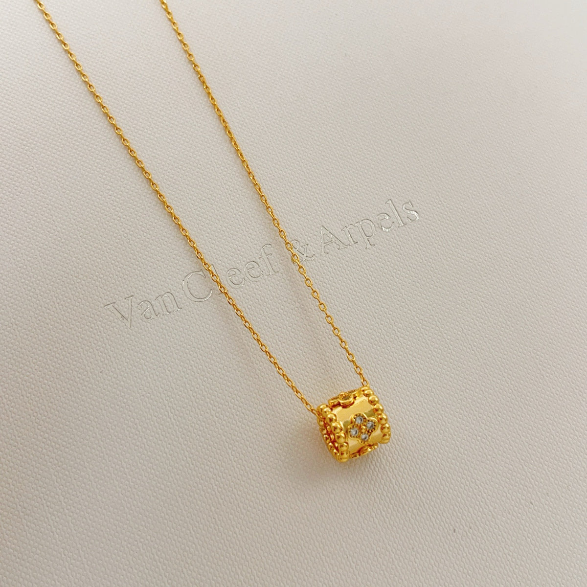 China Replica Van Cleef Arpels Necklaces 36usd Only