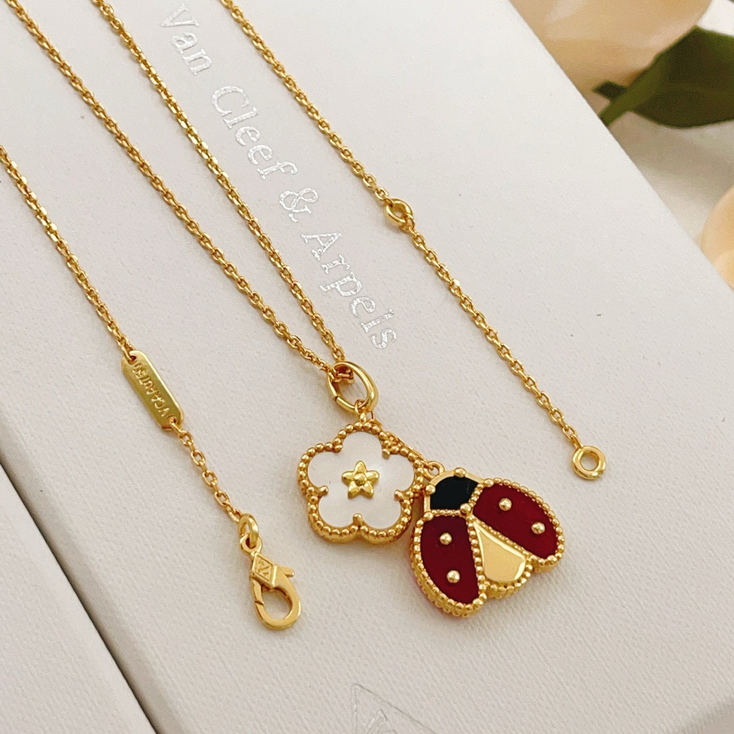 China Replica Van Cleef Arpels Necklaces 45usd Only