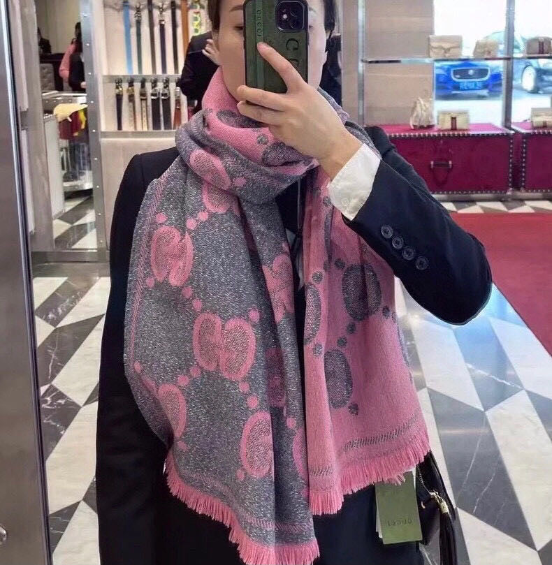 China Replica LV Scarf 56usd Only