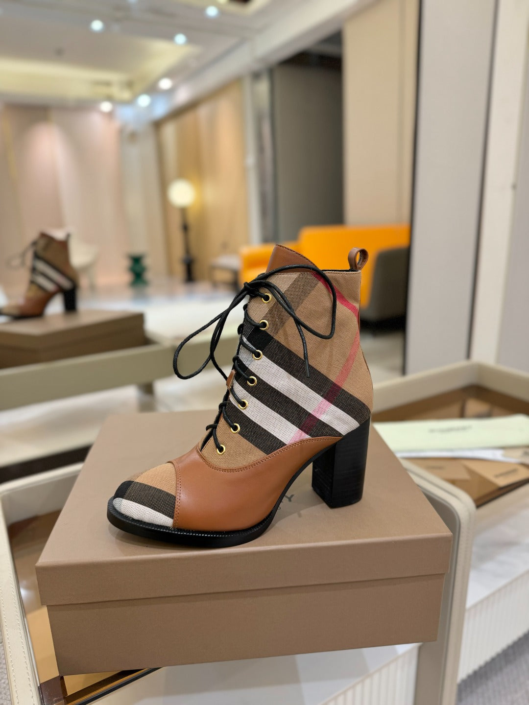 China Replica Burberry Women Shoes 140usd Only