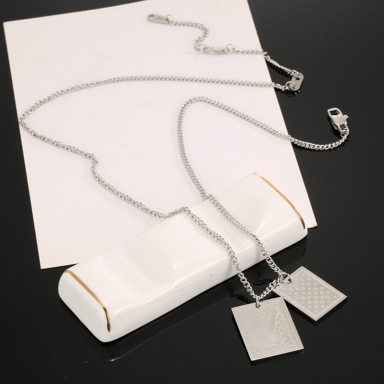 China Replica LV Necklaces 24usd Only