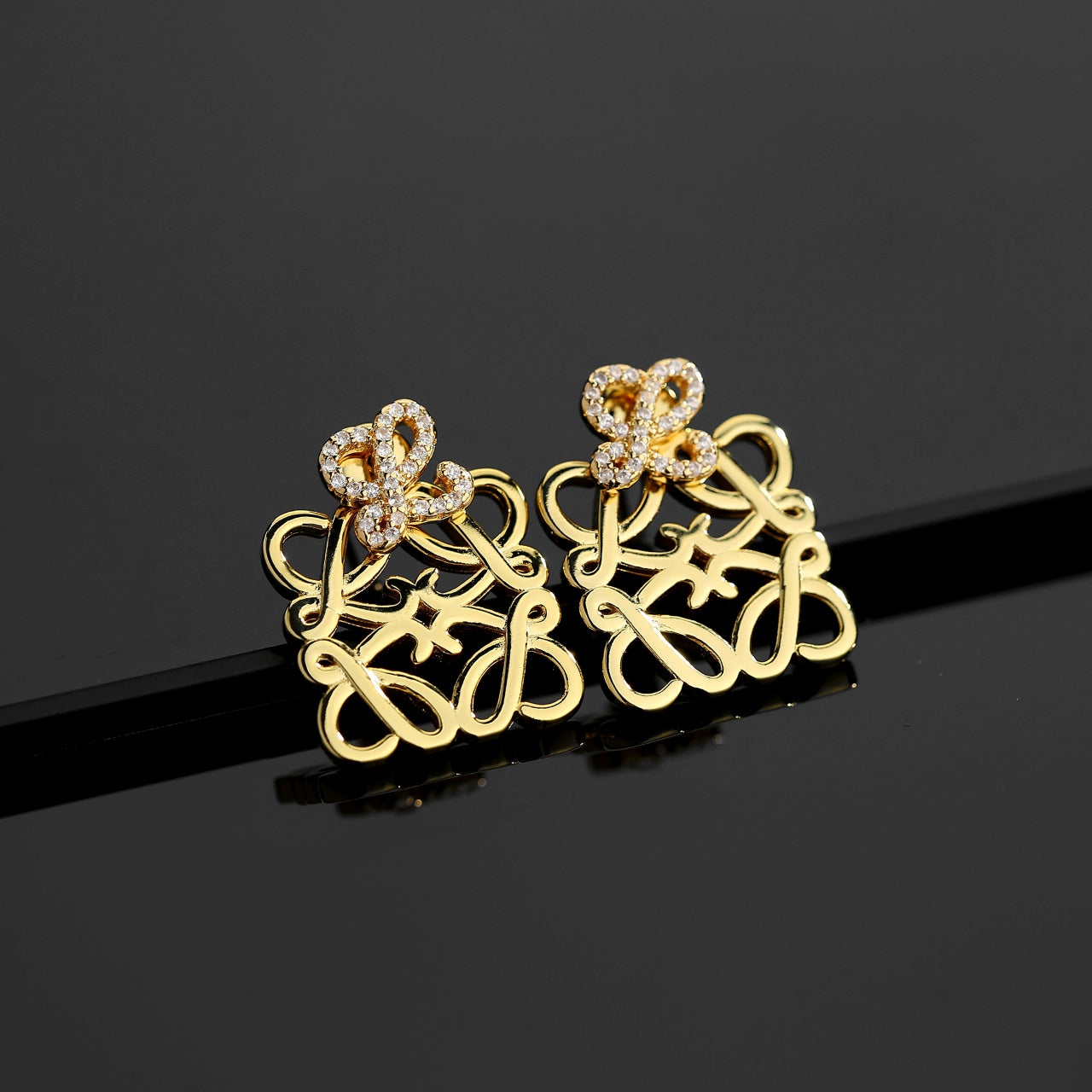 China Replica Loewe Earrings 25usd Only